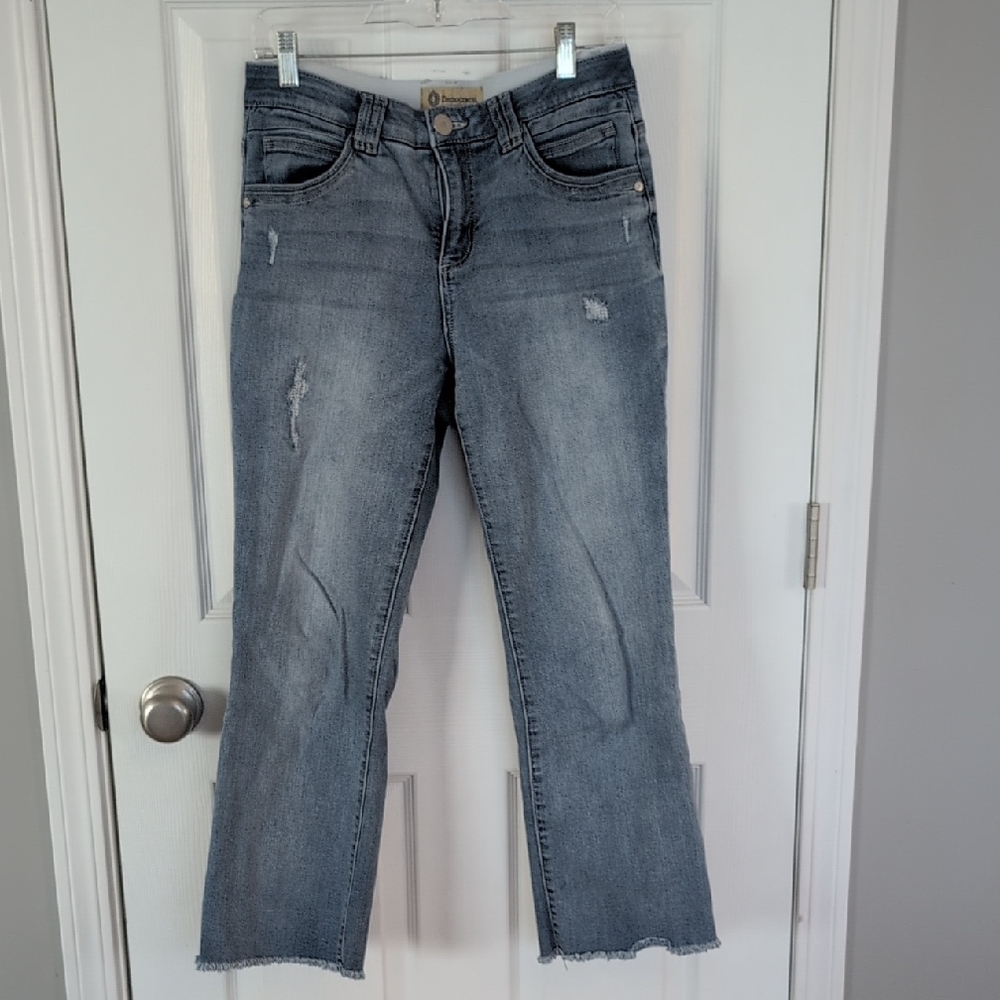 Democracy Women's Distressed Light Wash Cropped Leg Jeans